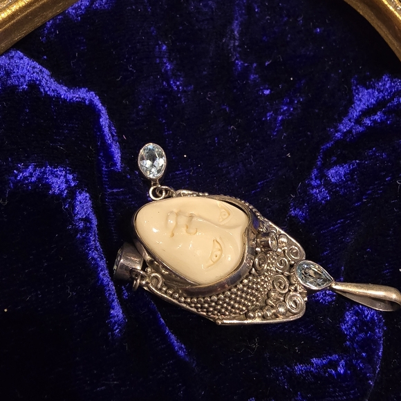 Bali Silver Pendant Necklace with Aquamarine Stones - Picture 4 of 14